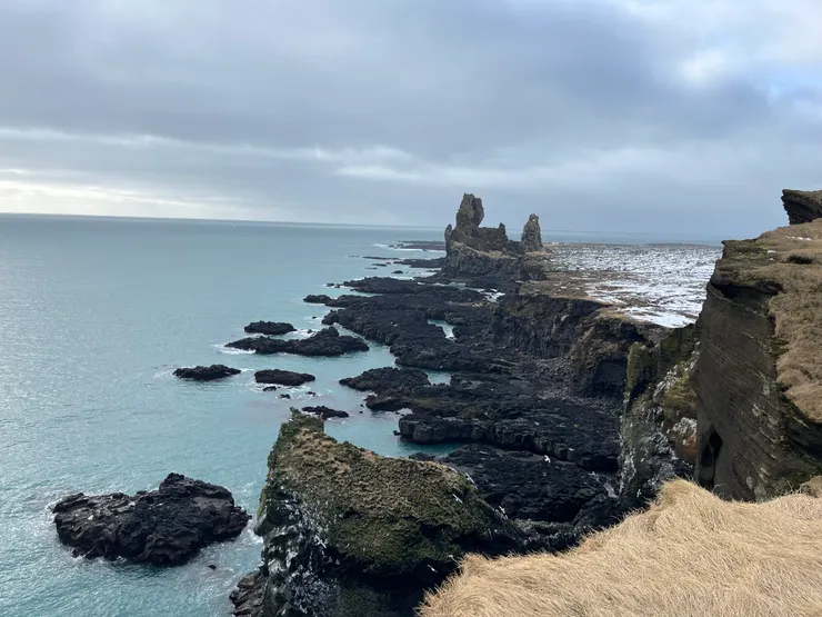 Lóndrangar 怪物海岸