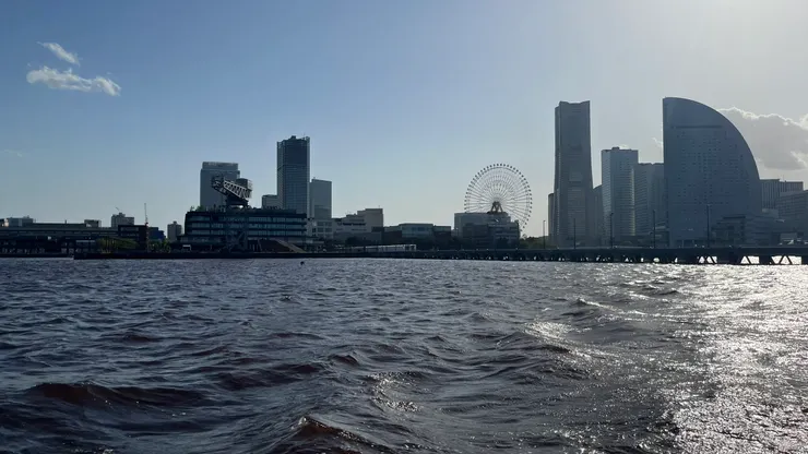 水上視角欣賞橫濱，就只有這種玩法能做到。