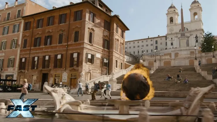 沒錯就是這顆球掉下來的地方