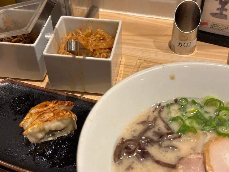 辣豆芽+煎餃