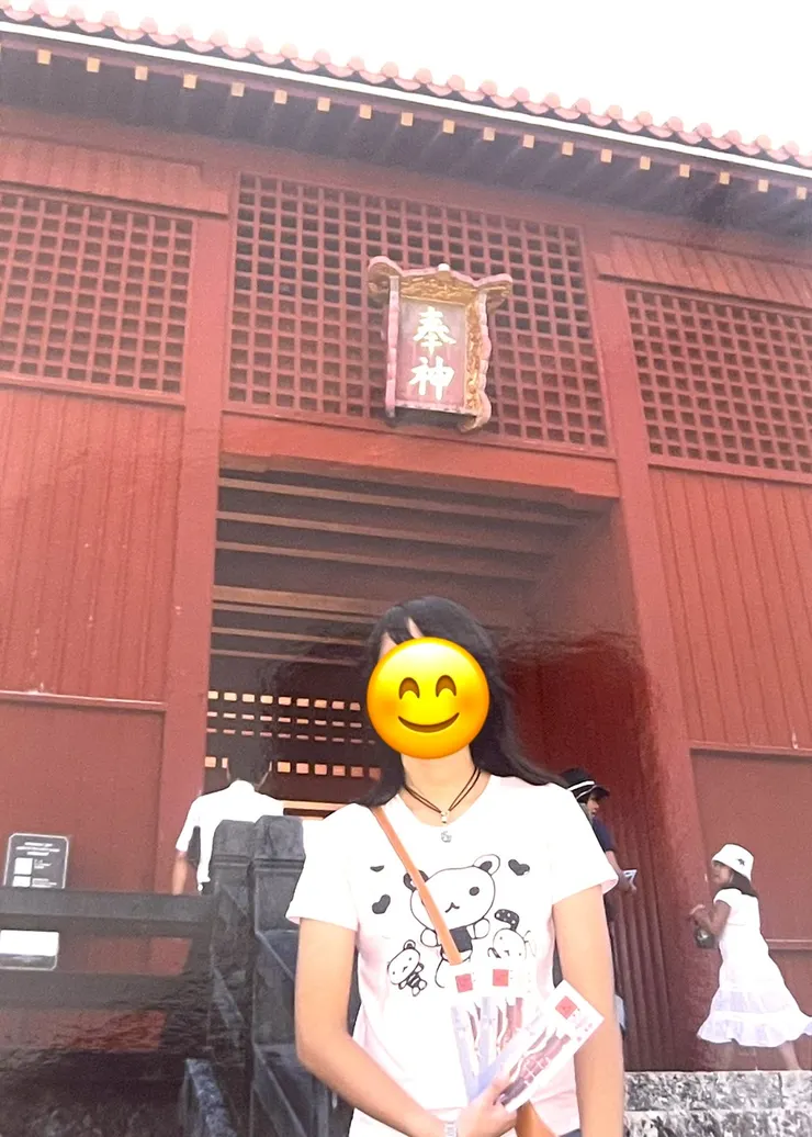 紅牆紅瓦屋頂是首里城特色