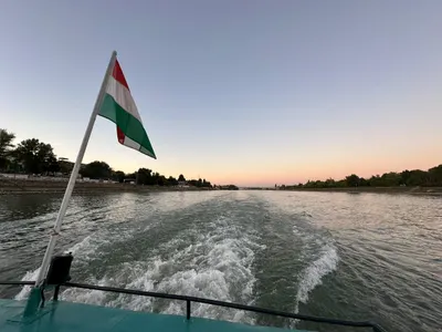 2025布達佩斯遊輪深度體驗：Duna Bella 遊船攻略