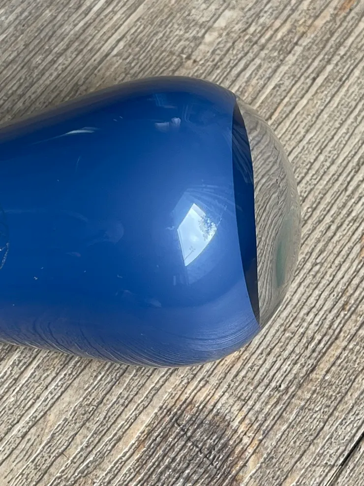 防空燈泡只有下方透明