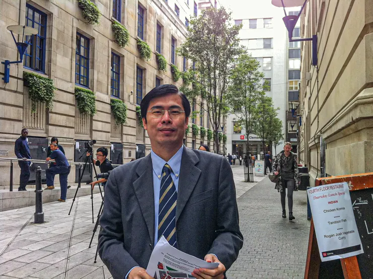 陳其邁2011年陪同蔡英文重回倫敦政經學院圖片來源：陳其邁/Facebook