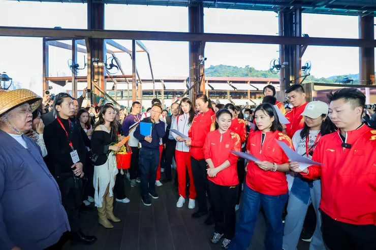 國家金牌運動員學唱「咸水歌」