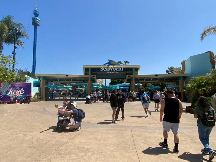 大約十一點抵達時，人就已經不少了