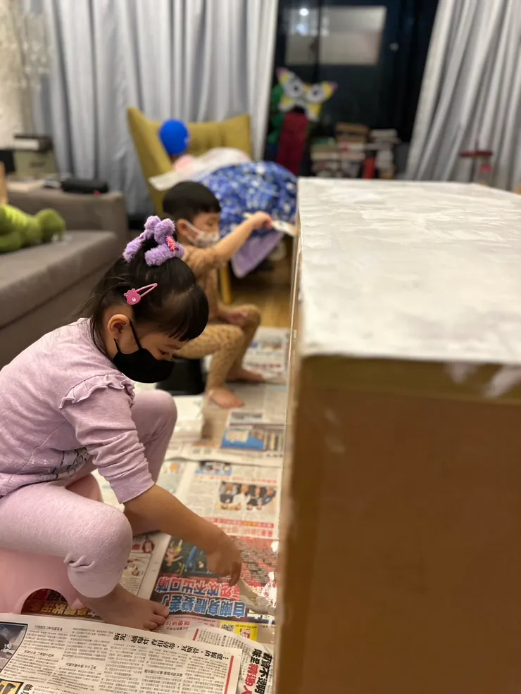 姊弟蓋了一間他們自己的“豪宅”