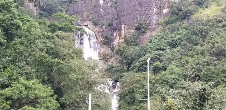 Ella 區的瀑布