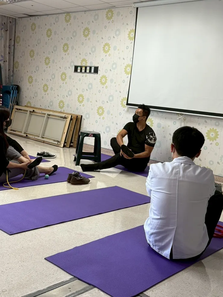 那不是一場課程,而是一段讓身體被重新理解的時間。 對每天都在照顧別人的人來說,放鬆,從來不是奢侈。