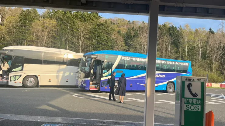 基本上大家都會下車舒展筋骨。