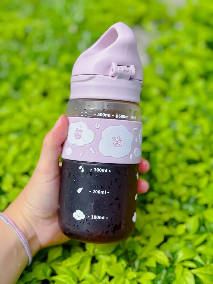 杯身側邊有明確的刻度水位