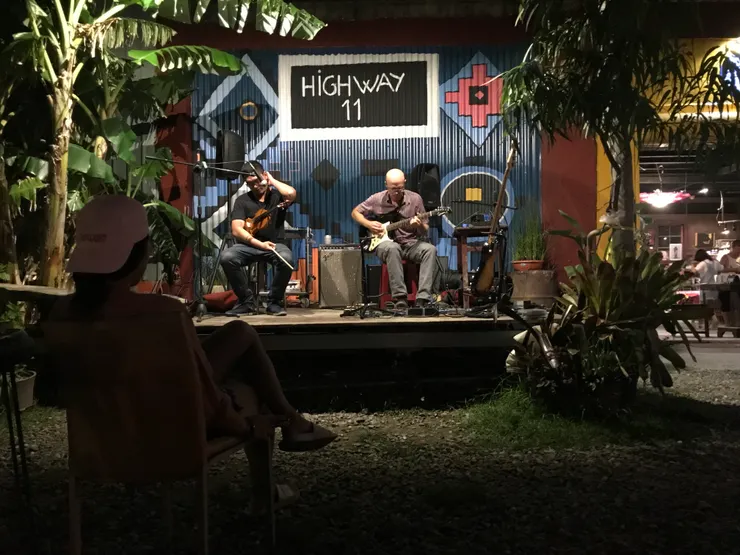 那天約會的第一站是在都蘭糖廠