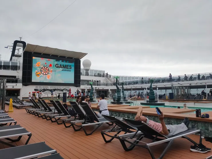 15樓餐廳外的甲板