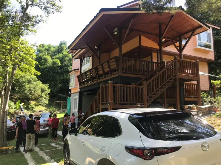 銘宗校長同學的"小"木屋