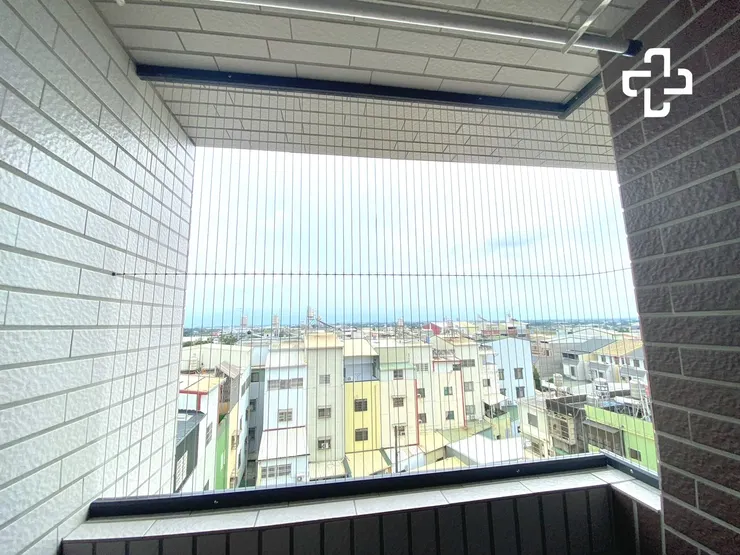 陽台安裝隱形鐵窗既可防鴿也可防墜