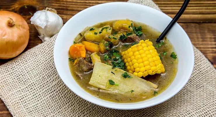 哥倫比亞代表食物之一：Sancocho