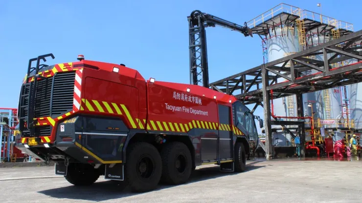 桃園擁有「高效能化學消防車」，即俗稱的「美洲豹」。圖：消防局提供