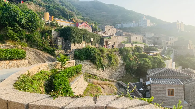 石頭堆砌而成的芹壁,跟一般聚落有截然不同的感受。