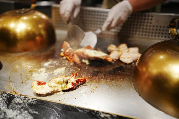 鐵板龍蝦非常讚! 