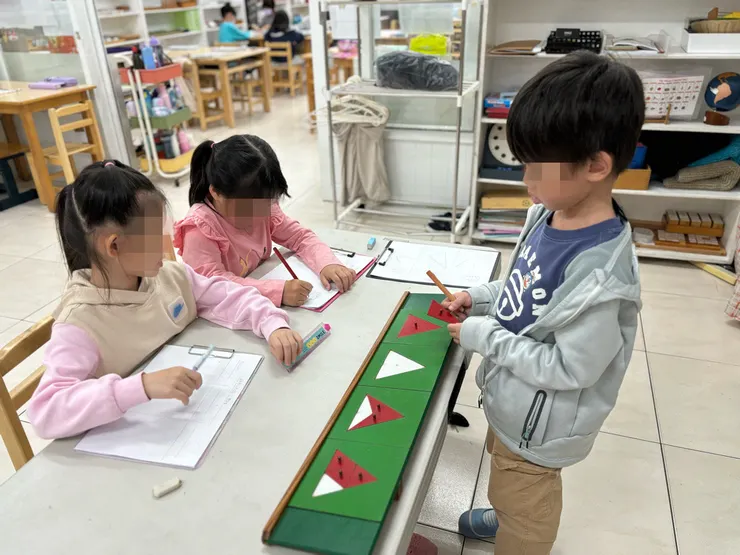 上華蒙特梭利小學｜讓孩子在自由與秩序中成長，培養獨立與自信 台南實驗小學 台南蒙特梭利小學