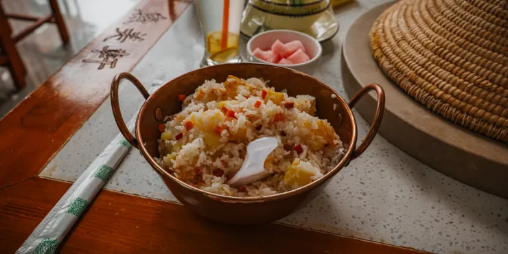 當地特色的銅鍋洋芋飯