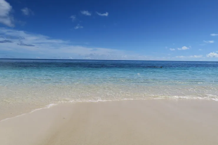 六疊沙灘，意思是六張塌塌米大小的沙灘，確實不大，卻令人印象深刻。