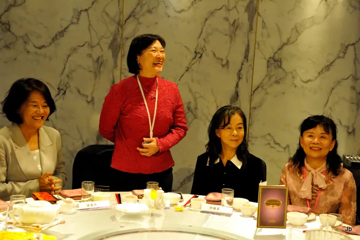 正在發言的一知