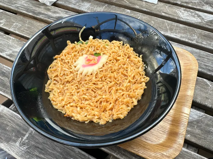 案內所內販賣的泡麵