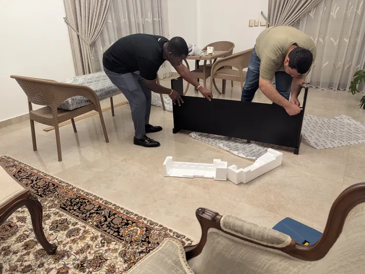 樂器行人員組裝過程