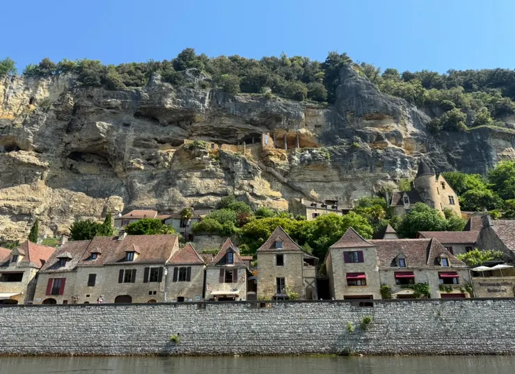 依山而建的房子