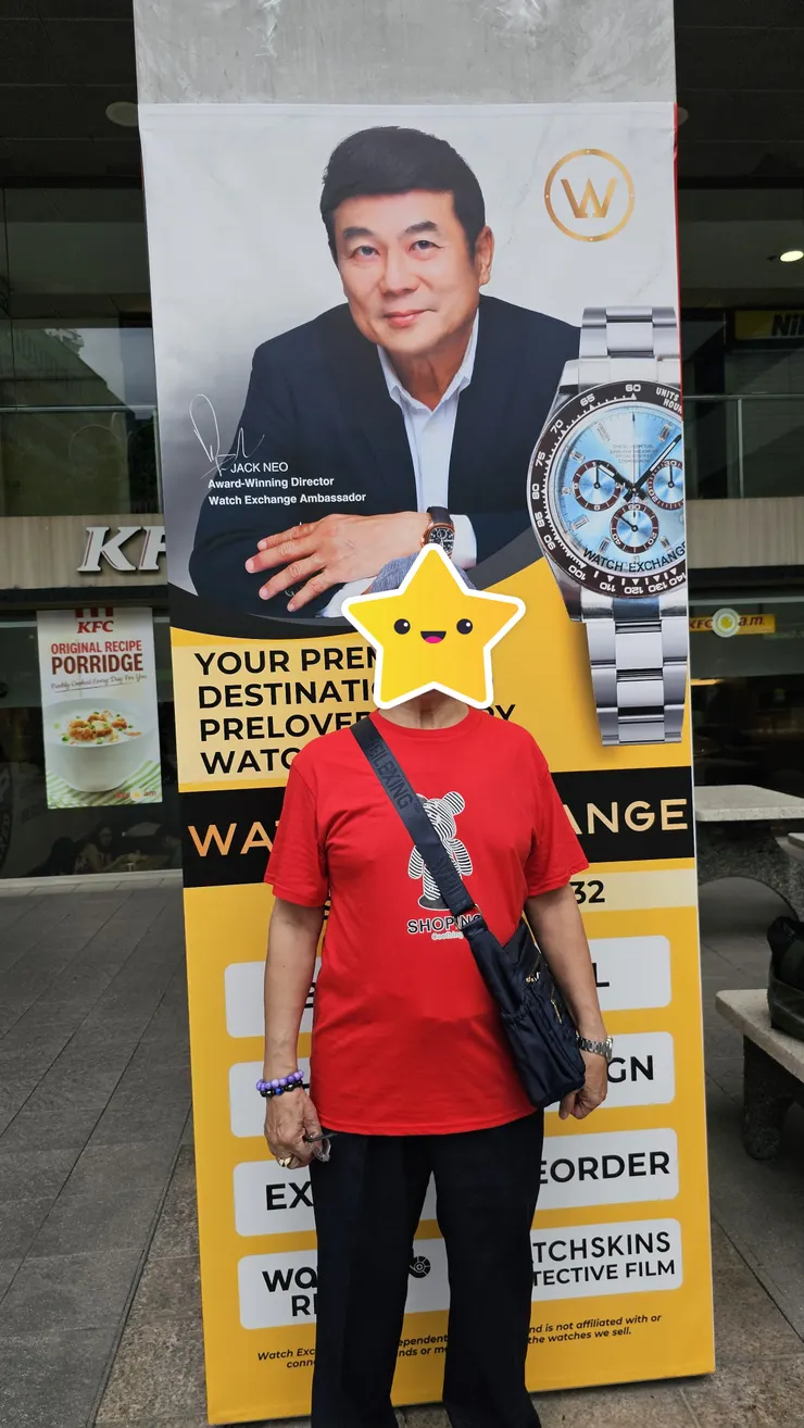 老爸在新加坡說要合照說很像日本人的人!原來就是新加坡知名導演梁智強!就是小孩不笨的導演!