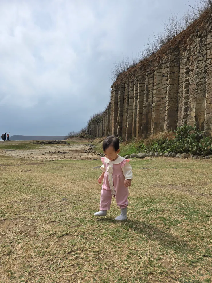 寶寶與大菓葉柱狀玄武岩
