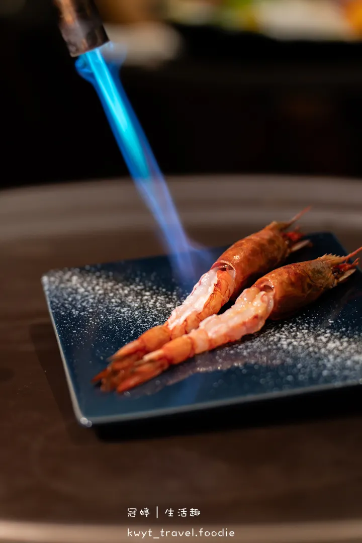 [高雄左營火鍋餐廳]銅花精緻涮涮鍋，火鍋界的LV！整隻龍蝦與A5和牛的奢華約會，專人桌邊服務，左營約會餐廳推薦，附最新菜單