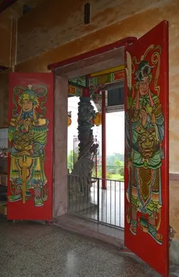 莊嚴的彩繪門神（圖片截圖於網路）