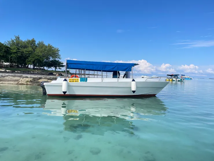 模里西斯Blue Bay搭玻璃船