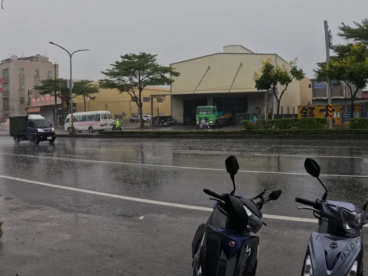 颱風過後的天氣還是相對不穩定。