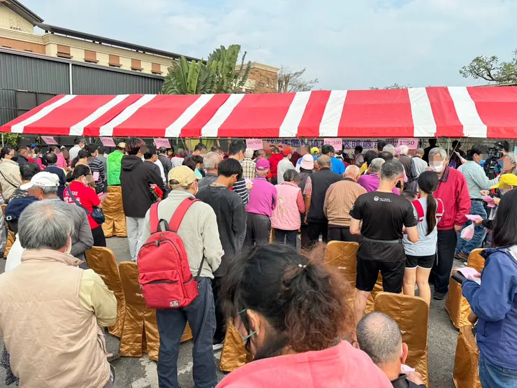 屏東潮州送暖送年菜,聞香閣宴會餐廳共襄盛舉!屏東在地辦桌70