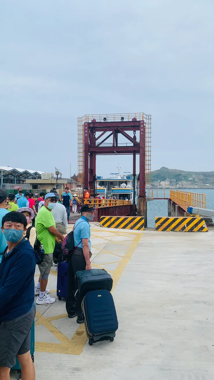 其實上船速度還挺快的。