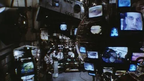 電影《未來總動員（十二猴子）》（12 Monkeys, 1995）。