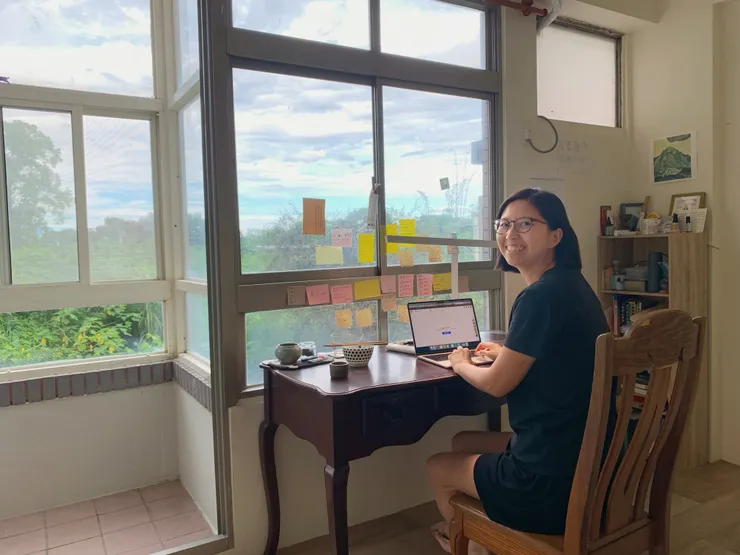 瀅婷提到，入住的方向要先確定！一開始維持整潔，空間沒有擺放雜物，也不要有太多收納置物櫃，自然就會有一股力量想維持簡潔的狀態，東西只要買足夠，要接收別人分享的物品前，要先思考是否適合家裡的風格。