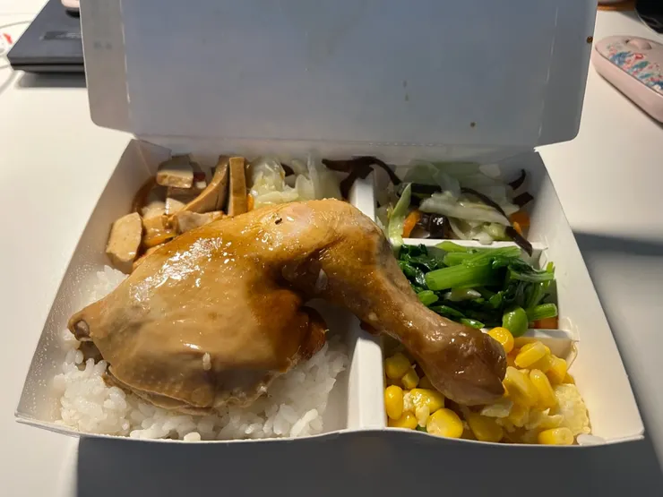 今天的虱目魚看起來非常的......欸？？