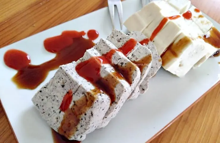 芝麻豆腐和原味豆腐