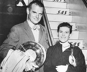 via https://upload.wikimedia.org/wikipedia/en/4/41/Ray_and_Charles_Eames.jpg