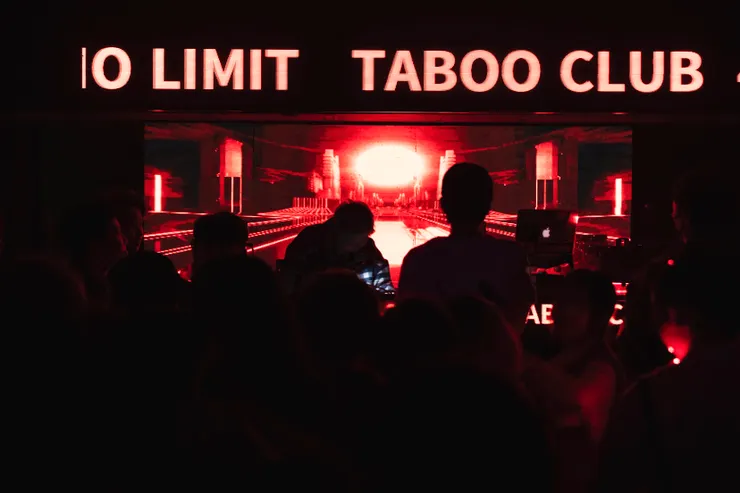 DJ們最喜歡看到舞池有滿滿的舞客