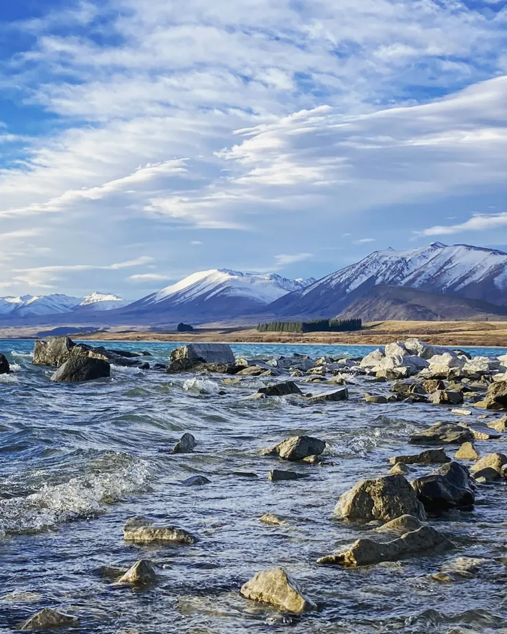 Lake Tekapo2與遠方的雪山