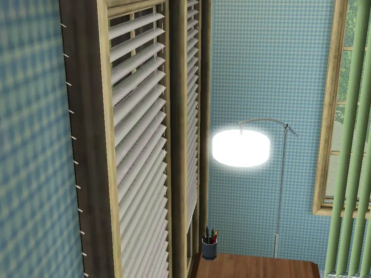 它能集中照到桌面。