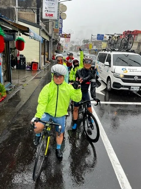 隊長Johnny、LEO、Amanda、Long、捷安特車隊的柏榕