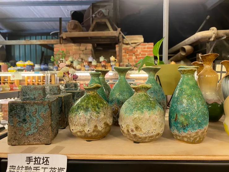 鶯歌老街店家，拍攝於2024.04