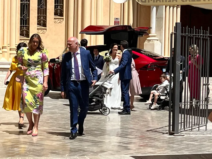 婚禮賓客都盛裝