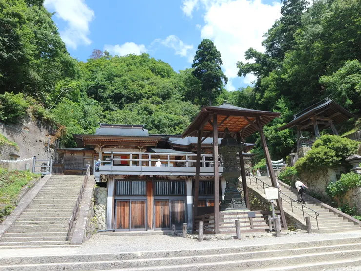 前方這座大燈籠,是日本前三大燈籠之一